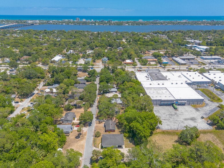 More Photos Of 300 Washington Pl, Ormond Beach Warehouse For Sale