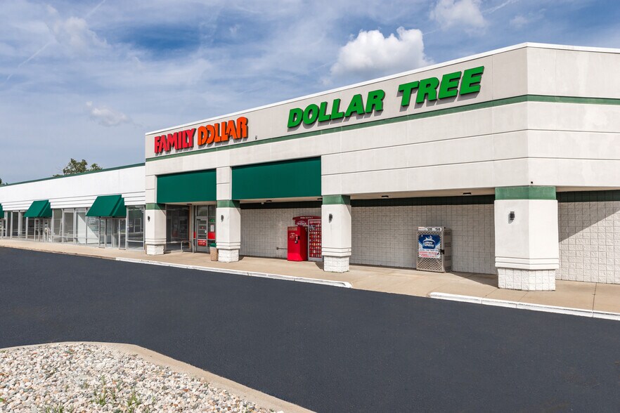 More Photos Of 37531-37605 Harper Rd, Clinton Township Storefront For Lease