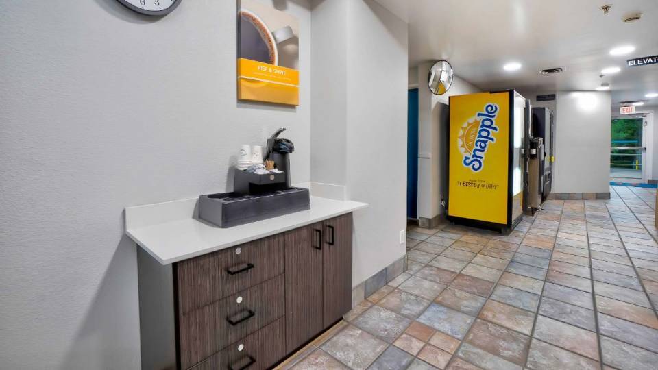 More Photos Of 8601 Benbrook Blvd, Benbrook Hotel For Sale