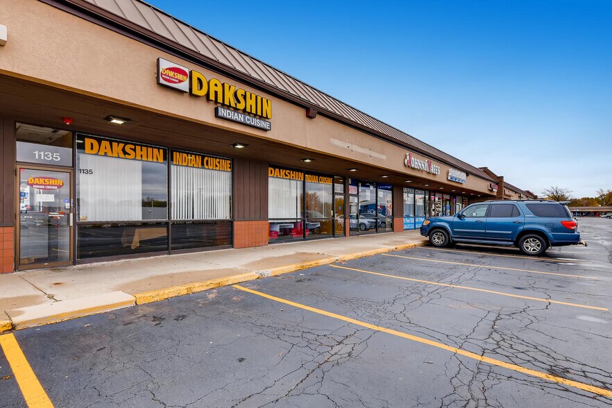 More Photos Of 1049-1093 N Salem Dr, Schaumburg Unknown For Lease