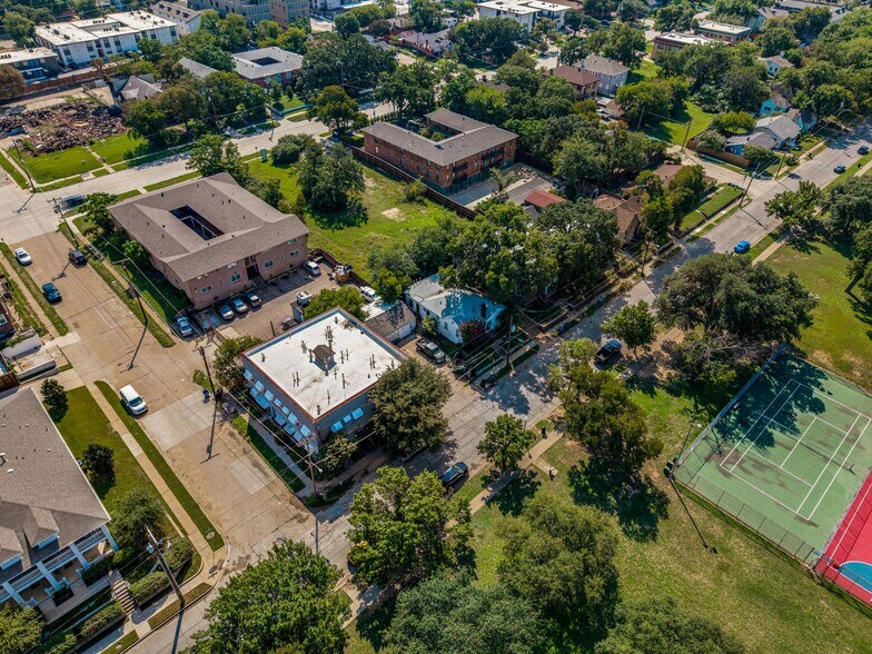 More Photos Of 730 Blaylock Dr, Dallas Apartments For Sale