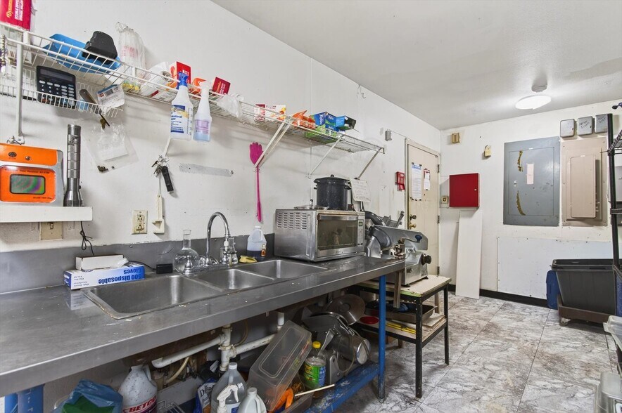 More Photos Of 50316 Columbia River Hwy, Scappoose Restaurant For Sale