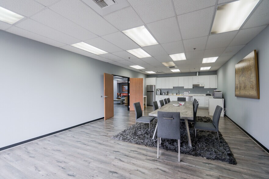 More Photos Of 5500-5510 S Soto St, Vernon Warehouse For Sale