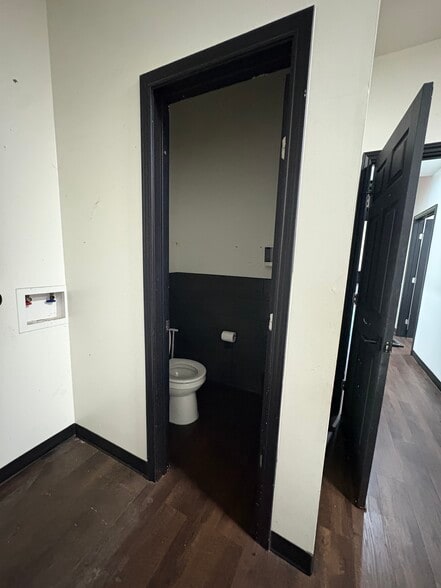 More Photos Of 1010 Technology Way, Waxahachie Freestanding For Lease