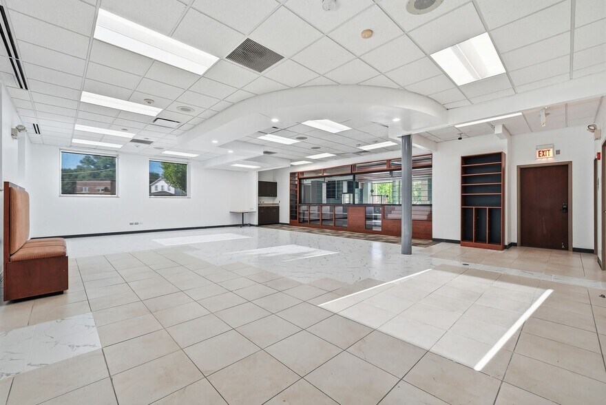 More Photos Of 14121 Doctor Martin Luther King Jr Dr, Dolton Fast Food For Sale