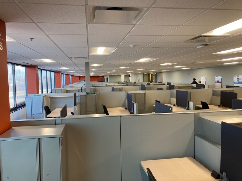 More Photos Of 7440 Woodland Dr, Indianapolis Medical For Lease