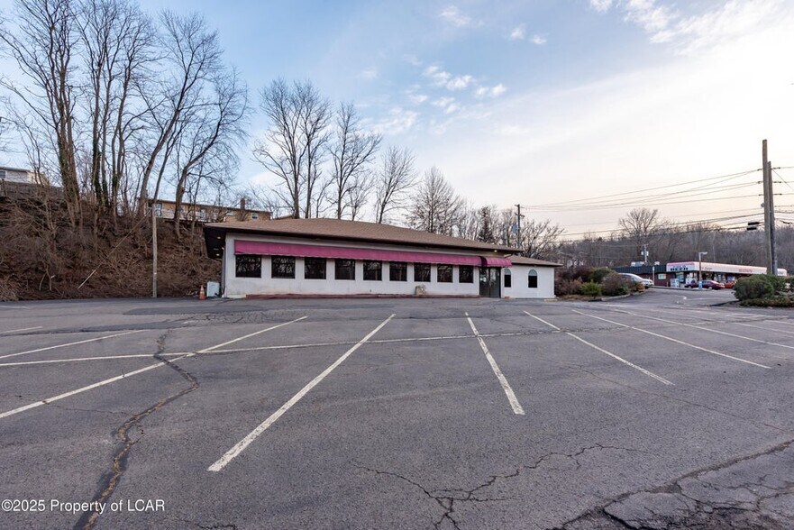 More Photos Of 1190 Sans Souci Pky, Hanover Township Restaurant For Sale