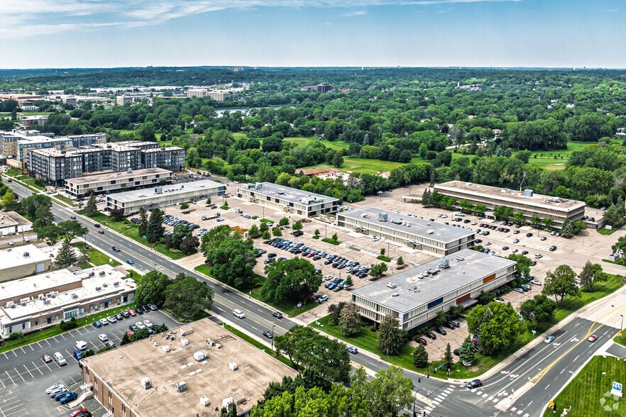 More Photos Of 4600 W 77th St, Edina Unknown For Lease