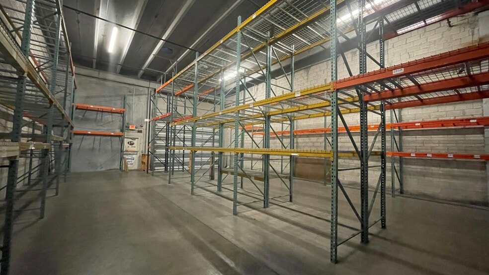 More Photos Of 10800 NW 21st St, Miami Warehouse For Sale