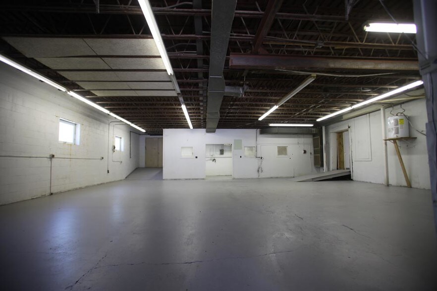 More Photos Of 67 Village St, Medway Manufacturing For Lease