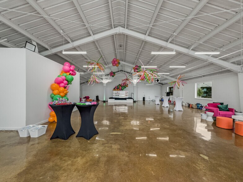 More Photos Of 2330 Langford St, Dallas Storefront For Sale