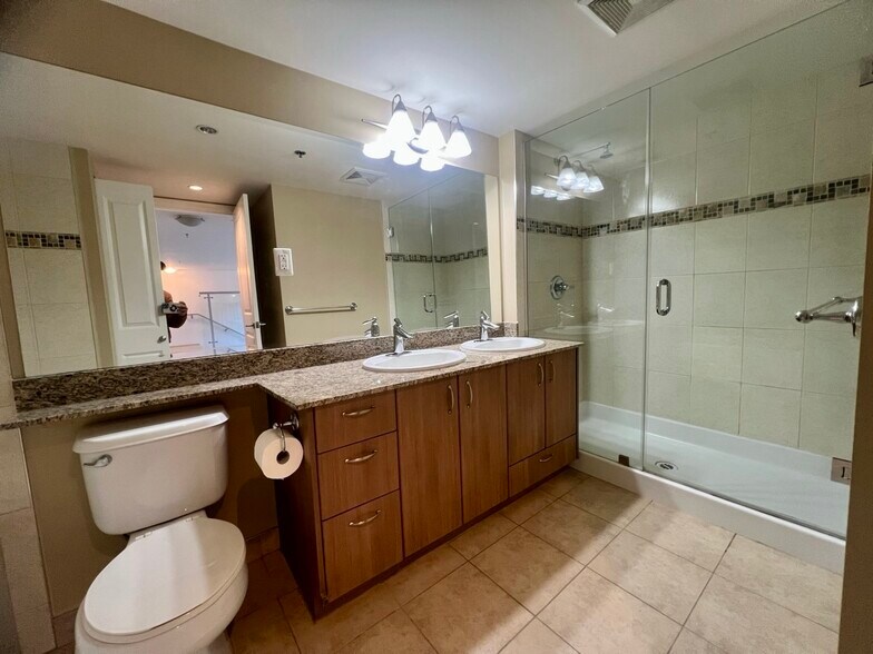 More Photos Of 898 Carnarvon St, New Westminster Apartments For Lease