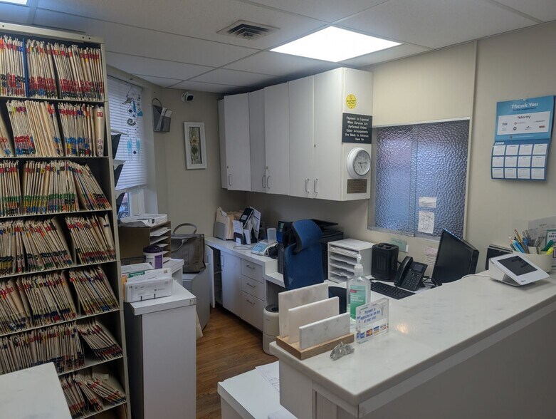 More Photos Of 1051 Beacon St, Brookline Medical For Sale
