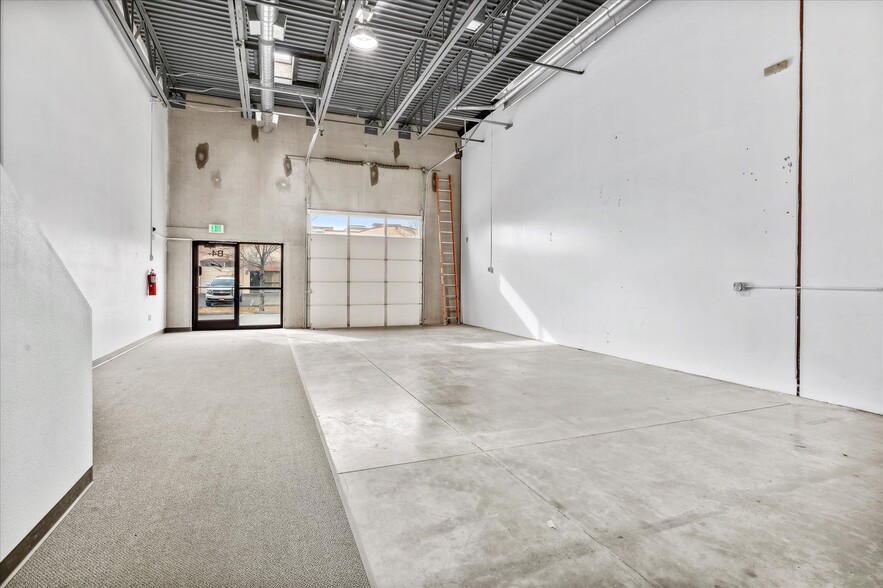 More Photos Of 4605 Quebec St, Denver Light Distribution For Sale