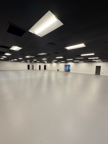 More Photos Of 611 Dutchess Tpke, Poughkeepsie Freestanding For Lease