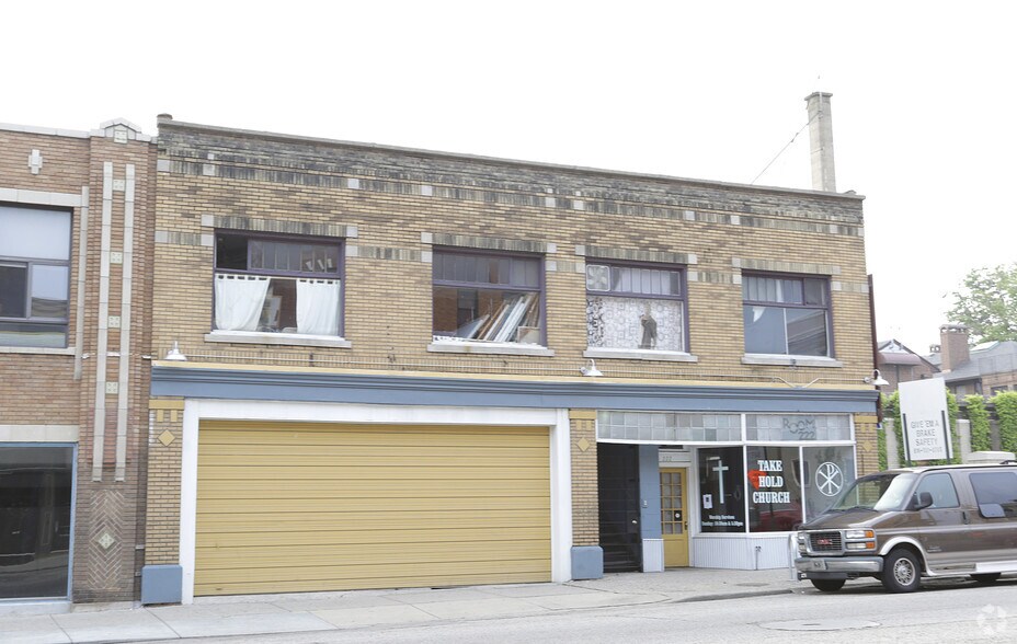 More Photos Of 218-222 S Division Ave, Grand Rapids Storefront Retail Residential For Sale