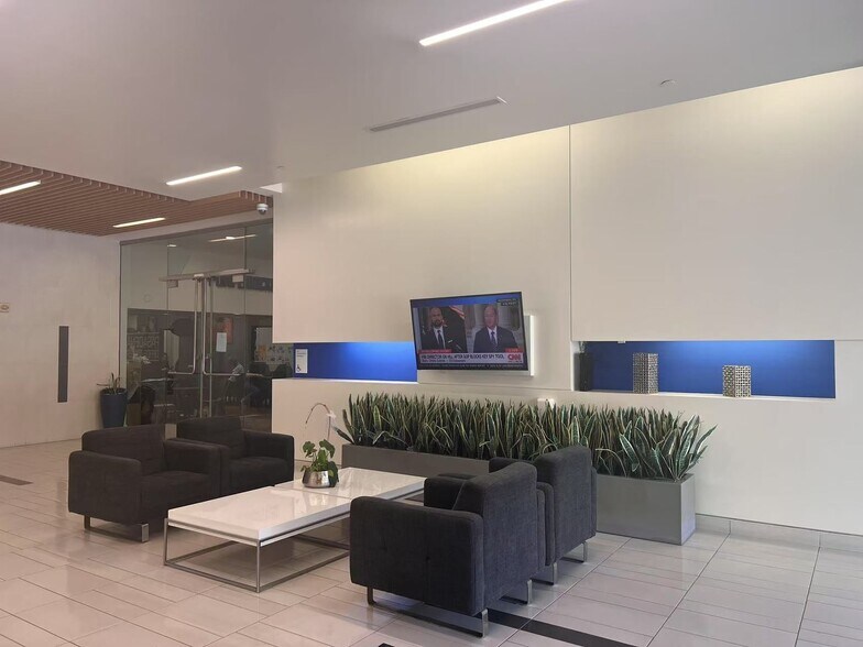 More Photos Of 150 S Los Robles Ave, Pasadena Office Residential For Lease