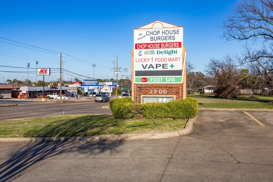 More Photos Of 1700 W Park Row Dr, Arlington Unknown For Lease