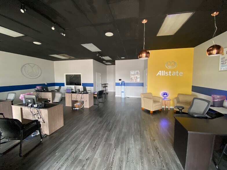 More Photos Of 521 S Highland St, Memphis Storefront Retail Office For Lease