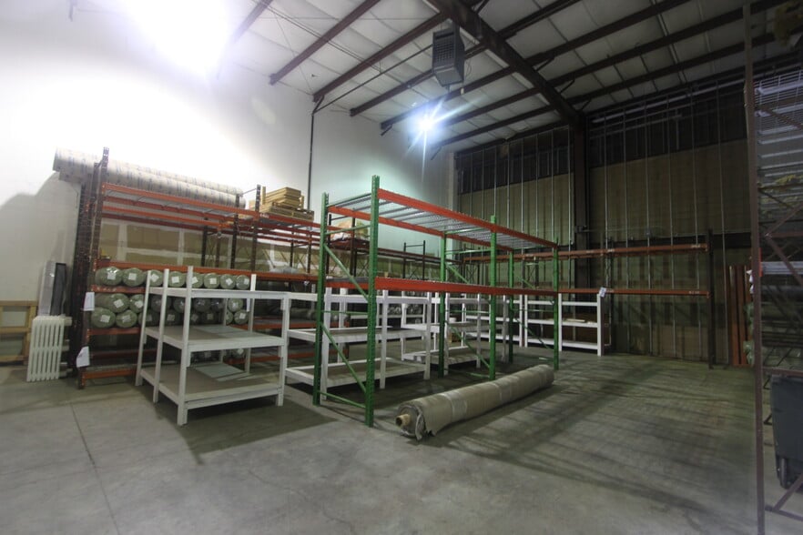 More Photos Of 3120 Medlock Bridge Rd, Peachtree Corners Light Distribution For Lease