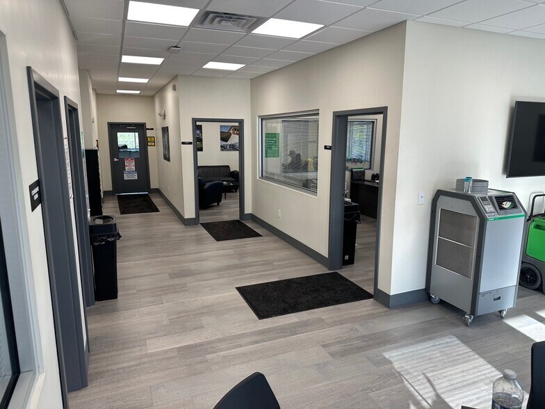 More Photos Of 1000 Randall Ct, Export Warehouse For Lease