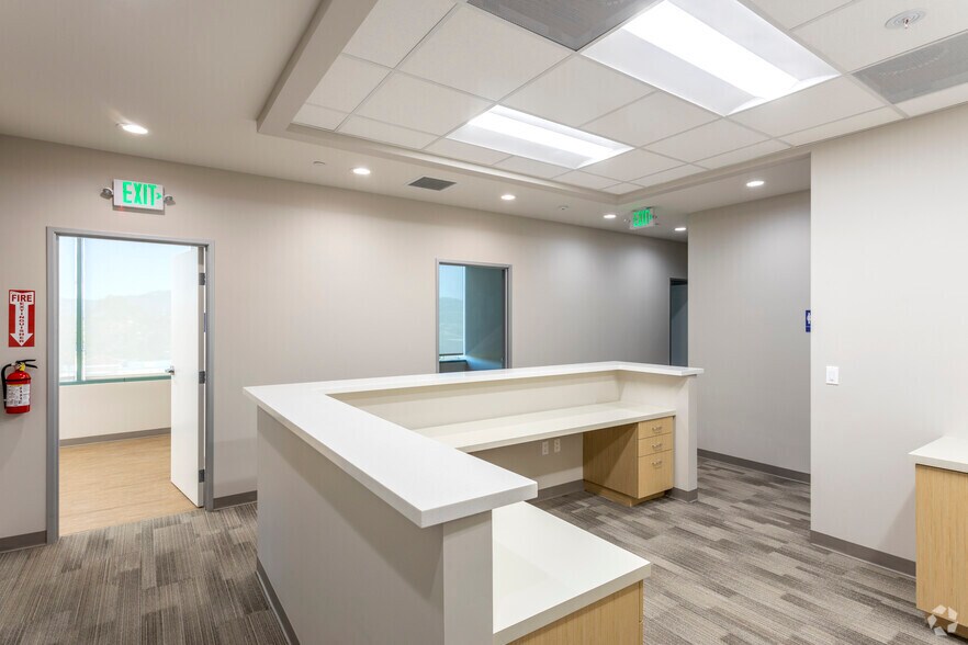 More Photos Of 17140 Bernardo Center Dr, San Diego Medical For Lease