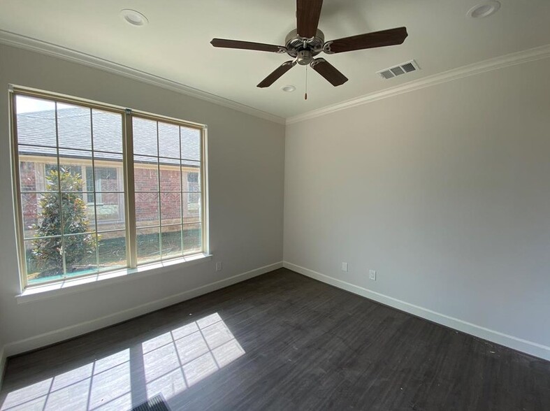 More Photos Of 8751 Collin McKinney Pky, McKinney Office Residential For Lease