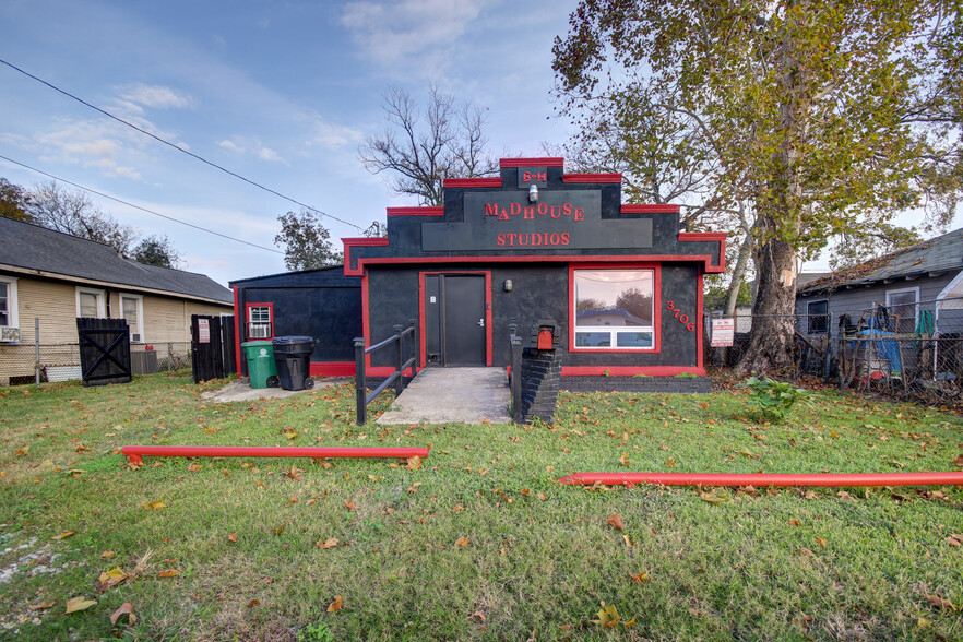 Primary Photo Of 3706 Russell St, Houston Loft Creative Space For Sale