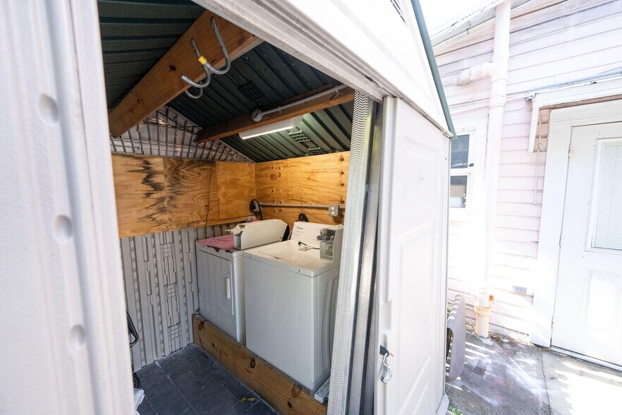 More Photos Of 1018 Truman Ave, Key West Flex For Sale