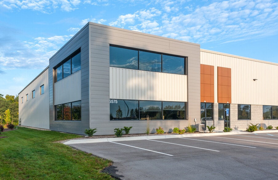 More Photos Of 5575 Kraft Ave SE, Grand Rapids Manufacturing For Lease