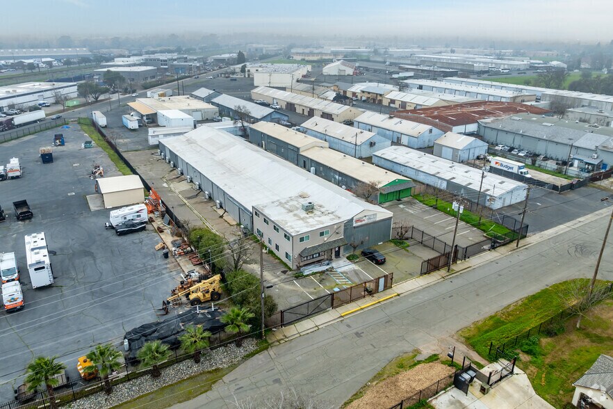 More Photos Of 1704 Kathleen Ave, Sacramento Flex For Lease