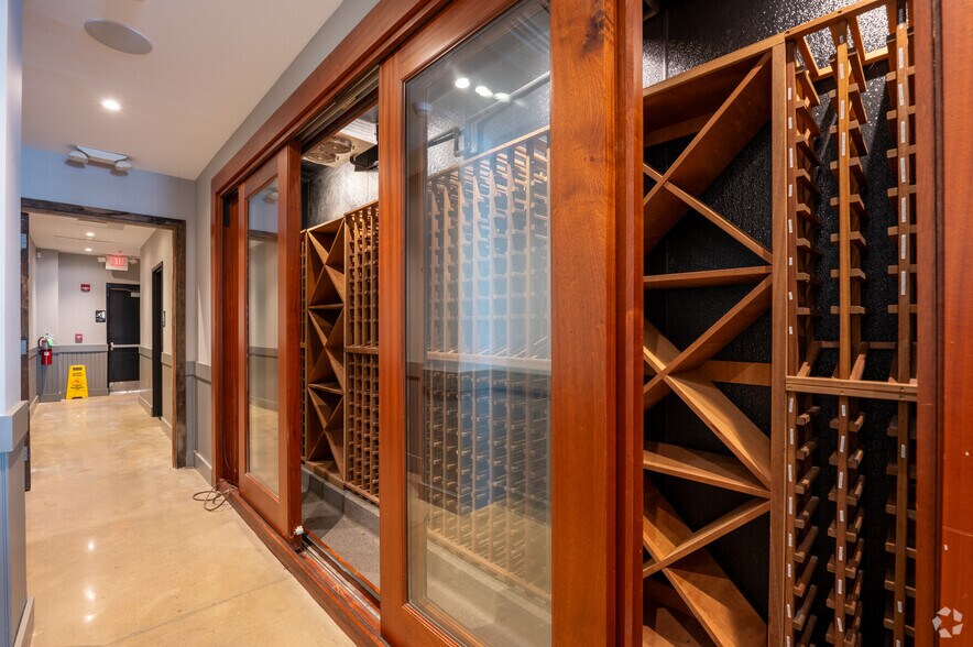 More Photos Of 1581-1593 Main St, Warrington Unknown For Lease