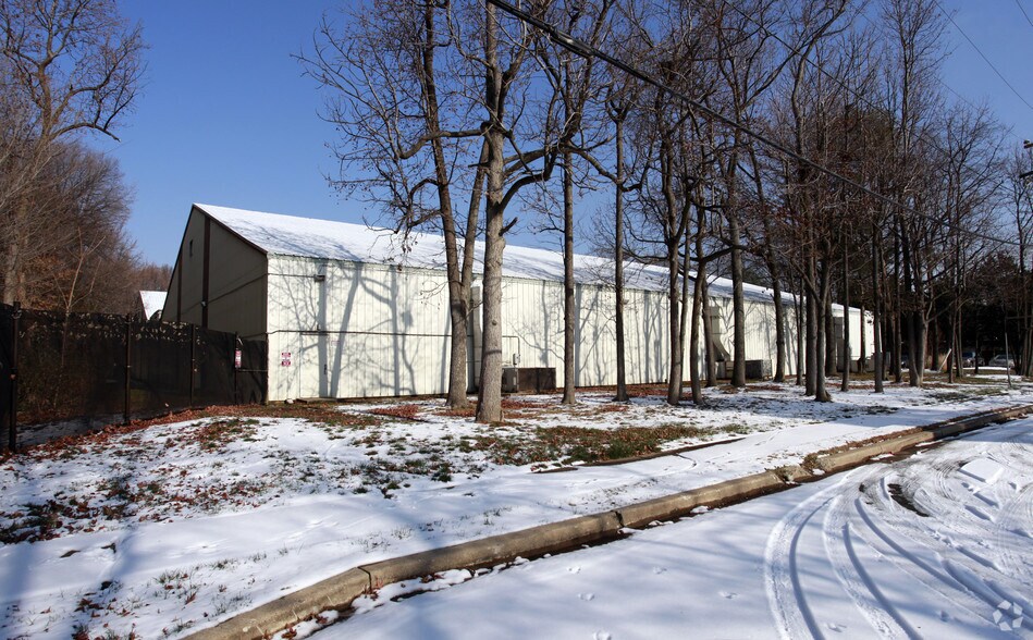 More Photos Of 7950 Audubon Ave, Alexandria Health Club For Sale