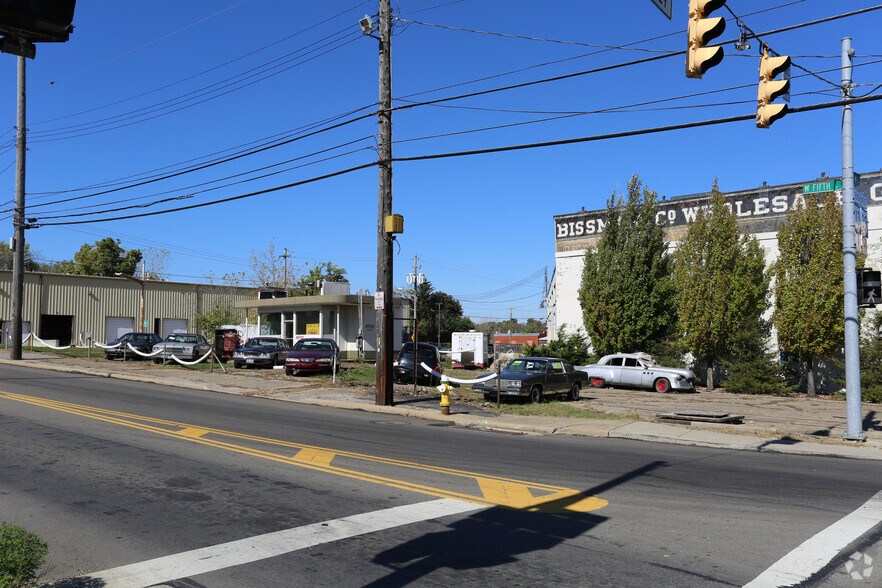 More Photos Of 16 W 5th St, Mansfield Freestanding For Sale