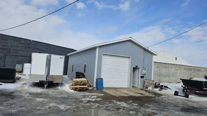 More Photos Of 1105 Sinclair St, Bottineau Flex For Sale