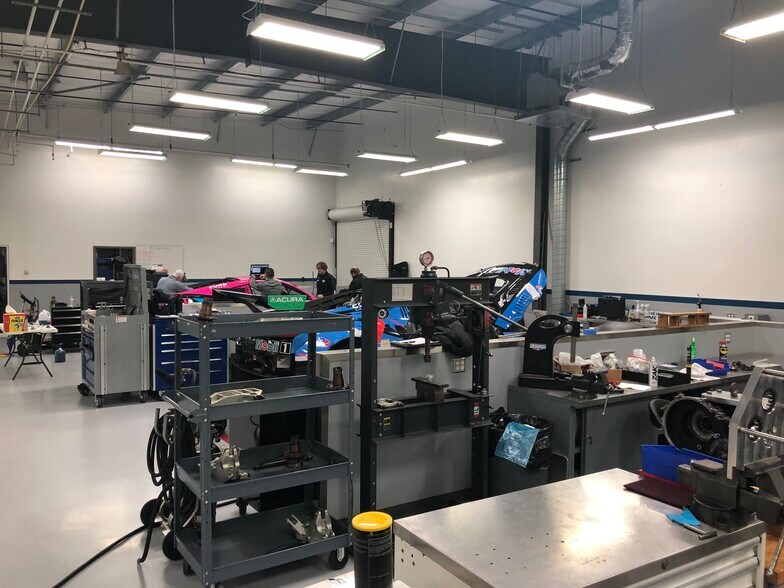 More Photos Of 114 Venture Dr, Pataskala Warehouse For Lease