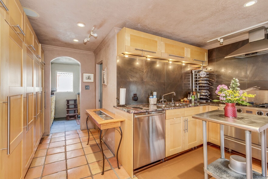 More Photos Of 3401-3405 S Lyndale Ave, Minneapolis Storefront Retail Residential For Sale