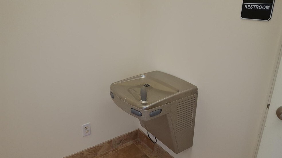 More Photos Of 2755 Vista Pky, West Palm Beach Coworking Space