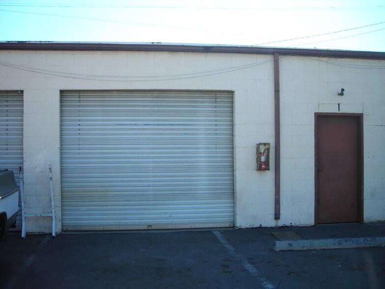 More Photos Of 2611-2623 E 67th St, Long Beach Warehouse For Lease