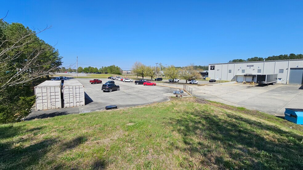More Photos Of 1206 26th St, Cullman Manufacturing For Lease