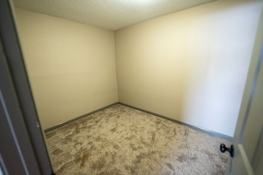 More Photos Of 300 E Windsor, Arkansas City Apartments For Sale