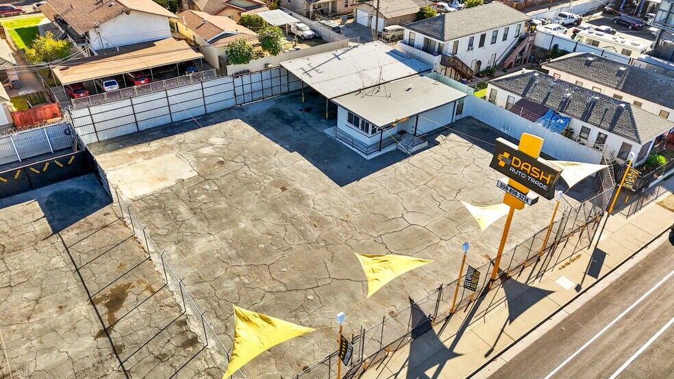 More Photos Of 344-390 N Abby St, Fresno Auto Dealership For Lease