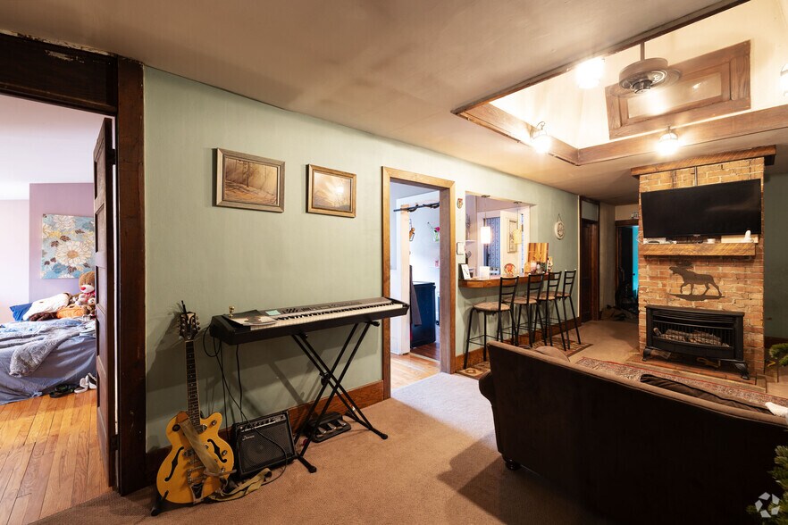 More Photos Of 13 Park Ave, Hadley Restaurant For Sale