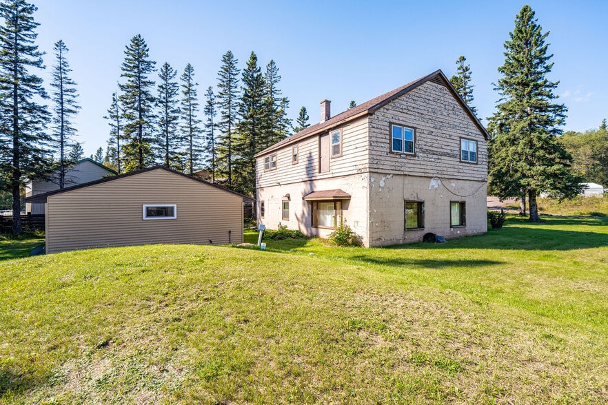 More Photos Of 4892 MN-61 N, Beaver Bay Specialty For Sale