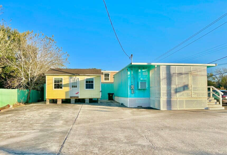 More Photos Of 927 27th St, San Leon Manufactured Housing Mobile Home Park For Sale