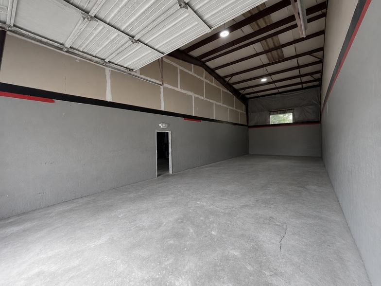More Photos Of 6662 Buford Hwy, Atlanta Auto Dealership For Lease