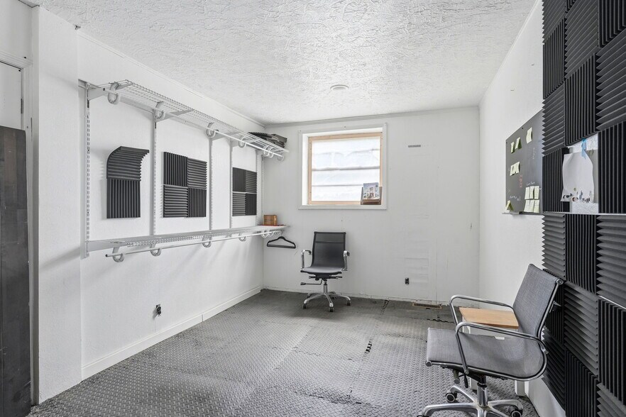 More Photos Of 765 E Washington St, Monticello Auto Repair For Sale