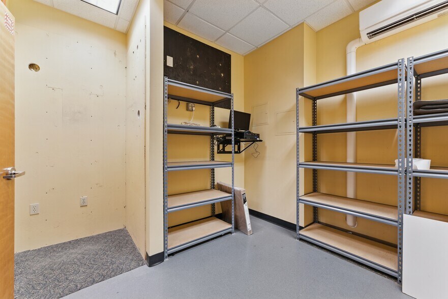 More Photos Of 460 Newton St, South Hadley General Retail For Lease