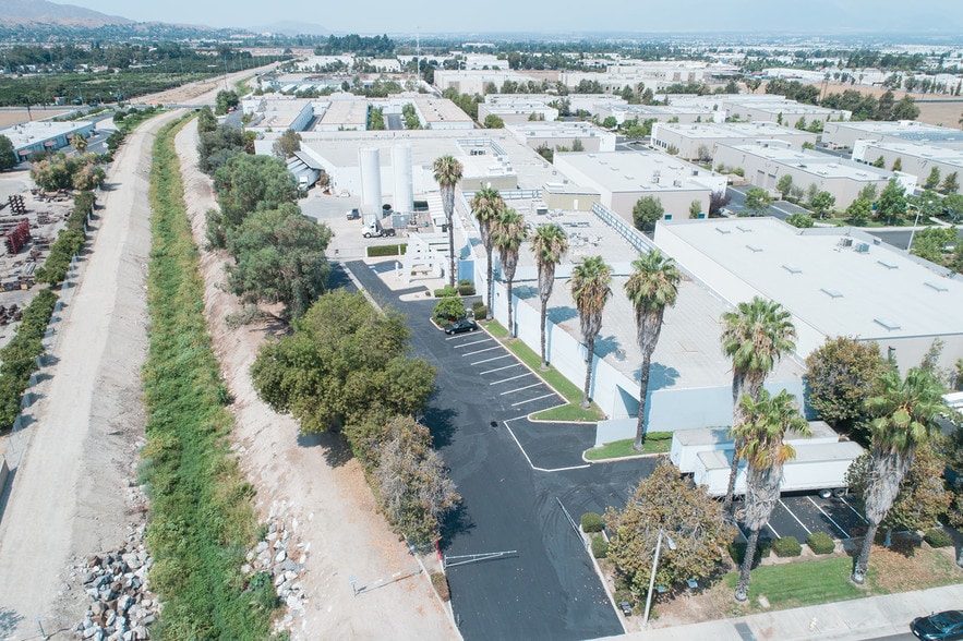 More Photos Of 377 Kansas St, Redlands Manufacturing For Sale