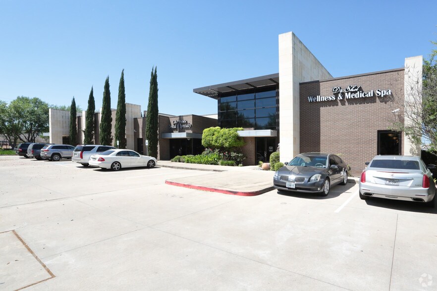 Primary Photo Of 1437 Highway 6, Sugar Land Medical For Lease